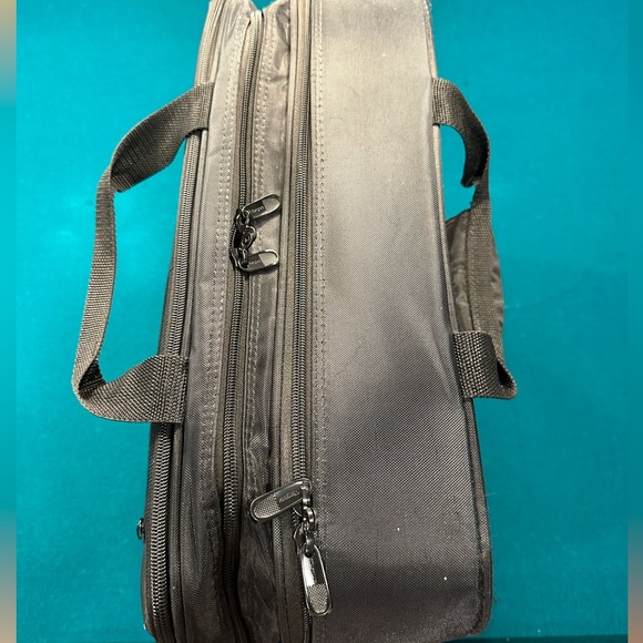 🎒 Targus Rolling Laptop Backpack AC0091 - Professional Travel Companion - Picture 4 of 9